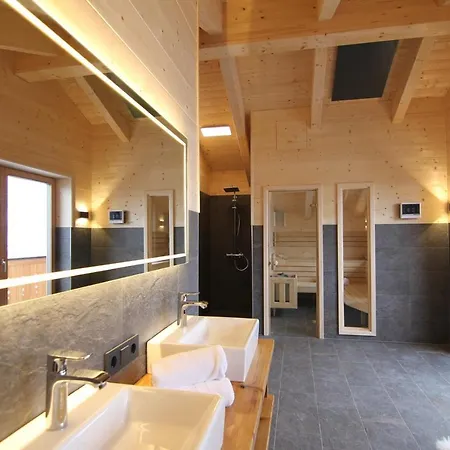 Heidi Chalets Falkertsee - Luxuschalet Almsommer * Patergassen